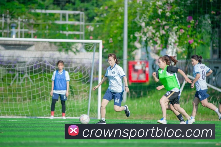 皇冠足球发展历程